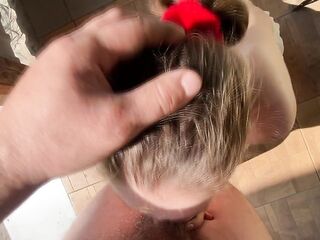 трахнул красотку за городом на природе и кончил в ее киску