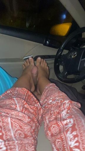 Tease with my feet👣