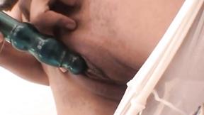 ”Stockinged black teen does a solo show”