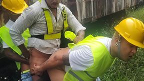 operarios foderam gostoso com o chefe durante a pausa almoco
