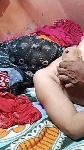 Captivating moment from &quot;Wife freands paroo fuking midnight enjoying in Mumbai village&quot;