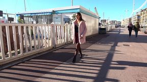 a marseille, l incroyable lylou rechauffe l atmosphere de maniere ultra sexy !