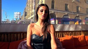 a marseille, l incroyable lylou rechauffe l atmosphere de maniere ultra sexy !
