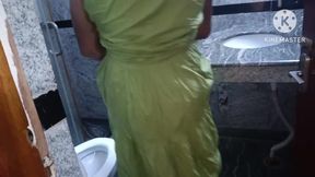 Indian Telugu aunty&#039;s hair removal har boyfriend in his house