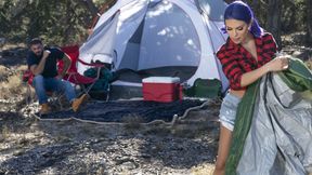 ”Transsexual hiker Foxxy having outdoor ass pumping”