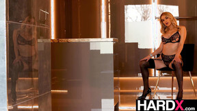 Pretty Natalia Starr Goes Wild on Massive Shaft