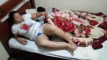 Por fin me logro folla a la esposa de mi mejor amigo que locura con ella Le gusta se lo meto todo acada momento esta gimiendo