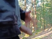masturbation dans les bois main droite et main gauche