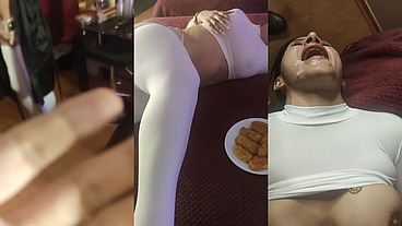 Aleja la potra nos envía un videito de cómo seduce al nuevo empleado de la hostal