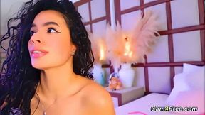 Flirty Cam Session With a Very Naughty Babe