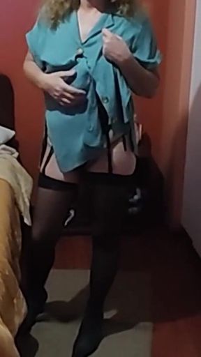 I Come Home From Work Excited and I Show Myself in Front of the Maid's Husband, I Need to Fuck