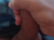 Sexy hombre latino-americano siendo grabado con grande pene