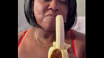 How to properly suck on a banana like a pro