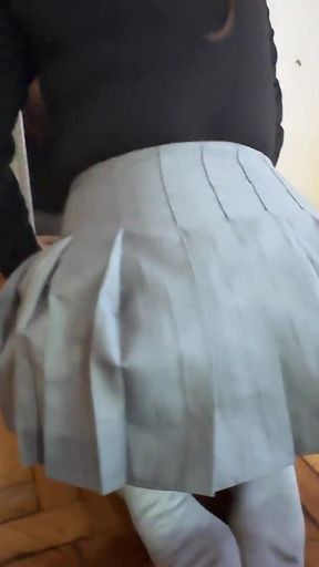 Mi Hermanastra Se Esta Preparando Para Ir Al Cole Debo Revisar Si Se Va Con Algo Bajo La Falda O En Calzones La Muy Puta
