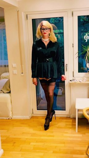 Crossdresser &lt;br /&gt;
YouTube DanaHeisse