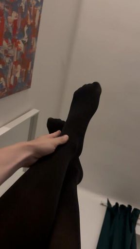 The NYLONS for your Locktober 💋