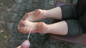 Dirty soles washing with pee