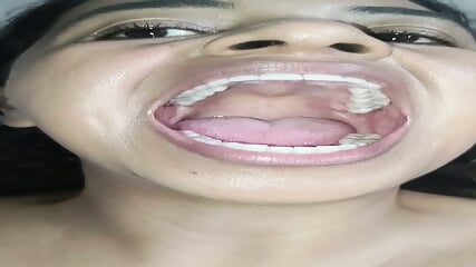 Brazilian MILF Mouth Fetish Tour