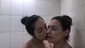 filme completo - emme white e lis xxx vao te fazer gozar varias vezes com essa punheta guiada em pov com podolatria, sexo anal, axilismo e outras delicias do sexo entre mulheres