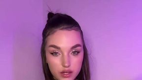 Social Media Creator @LunaKitt1e @Showing Boobs & #Solo #Brunette #Natural Big Tits #Sexy xxx sex video | Tik.Porn