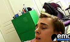 Young twink Kelly Cooper masturbates his cock in hot solo