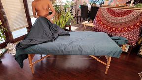 naked massage for missdaeastcoast - helena price uses her magic body