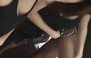 Ein deutsches Paar fickt in der offentlichen Umkleidekabine