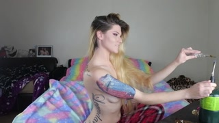 Get To Know Erin Evelyn ... Get Off Sesh!