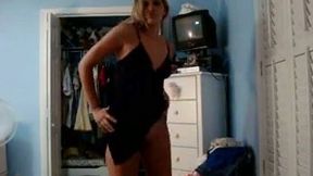 Showing of my sexy sporty body on webcam in sexy strip dance