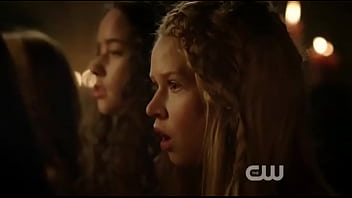 Caitlin Stasey masturbate cut-scene from the CW&#039_s REIGN