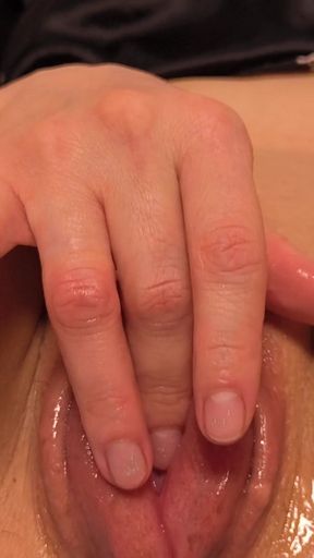 Pierced pussy pumped and masturbated   Clip 1