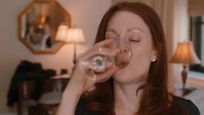 Amanda seyfried and julianne moore - chloe