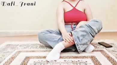 به د.خت.ر خا.لم گفتم ازش خو‌شم میاد گفت سنت پایینه من از پسرای بزرگترازخودم خوشم میاد(مکالمه فارسی)