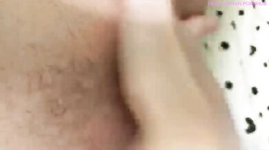 Frenetic squirting woman cumming from hardcore clit rubbing