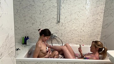 Romantic fun BTS in da bath with Maya Rose