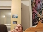 Tanga-Show mit Abspritzen