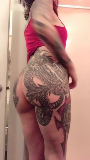 Tatooed Ass Shaking
