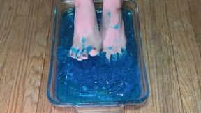 jello squishing with sexy toes