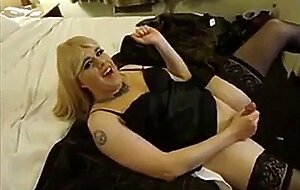Crossdresser Gangbang and Fuck with Friends