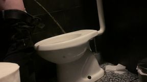 amateur guy caught pissing in a club s toilets