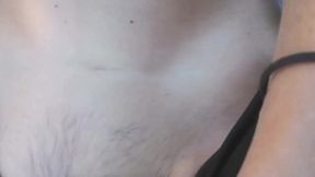 seance bronzage qui derape...je me caresse sur mon transat tel a la main ...