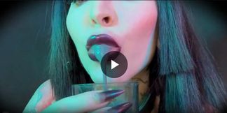 The Gothic Queen's Black Spit : A Tale of Toothpaste and Tooth brushing - POV