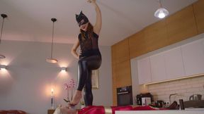 Sexy Catwoman Vs Harley Quinn - Shiny Leggins On Table - Full - Russian Language - 4096x2304 - 4K