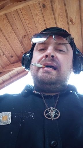 I Showup my asshole in publick place naked and open  to all