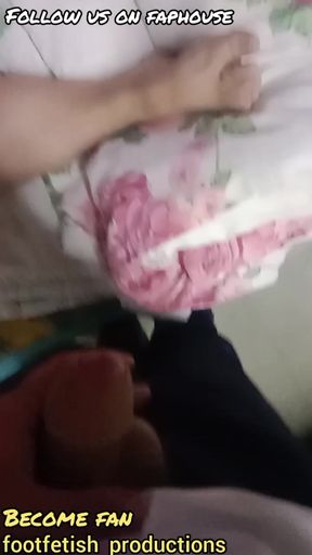 Secretly Jacking off to Stepmom's Foot