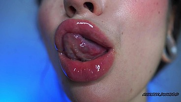 Intimate Close-Up Clear Lipgloss Spitting Kiss