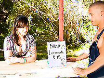 Rretty Entrepreneurs Shares A Belly Stick