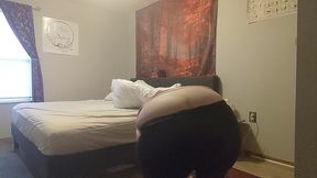 voyeur vacuuming with buttcrack