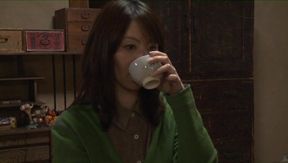Mature Japanese Milf Masturbates & Gets Her Clit Licked Raw