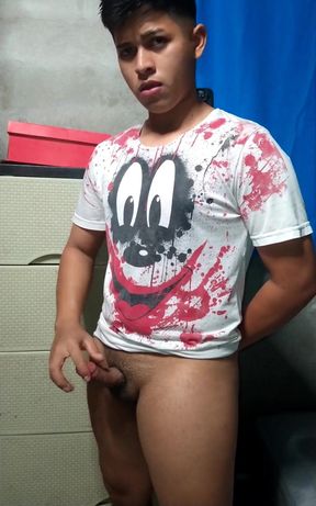 Alan Tokers Tired of the Gym Masturbates in His Room